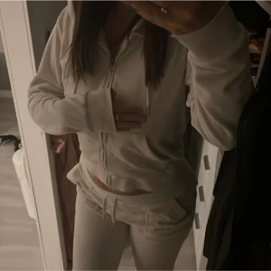 Juicy couture - Vill få bort extremt snabbt, köpt för 2399kr