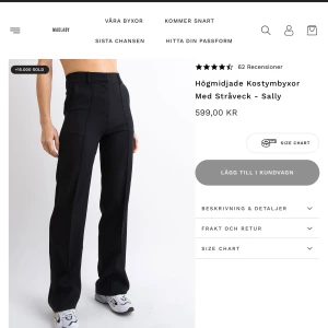 Kostymbyxor Madlady strl w36 l32 - Ett par inprincip oanvända svarta jätte fina kostymbyxor ifrån madlady i strl 36 med längden 32. Säljer de då det är för små för mig. Ord pris 599kr KÖPAREN STÅR FÖR FRAKT PÅ 69kr