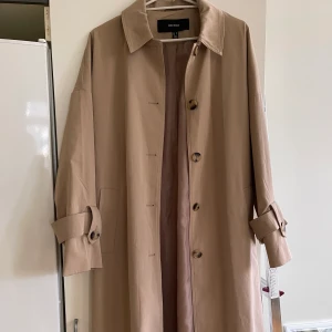 Trenchcoat  - Trenchcoat från veromoda, aldrig använd 