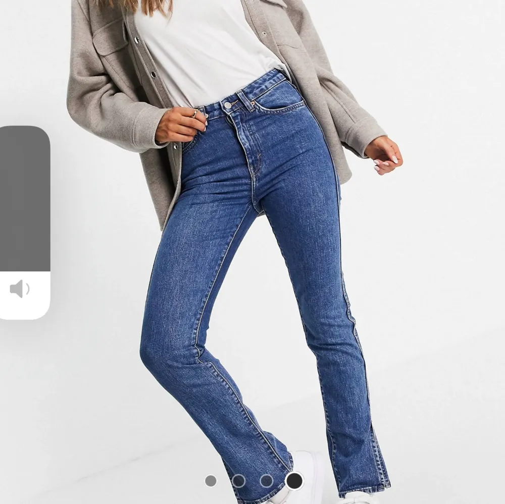 Jeans ”Case Spit” från weekday. Använda ett fåtal gånger. Tighta men raka ben . Jeans & Byxor.