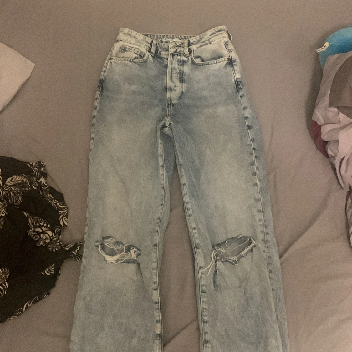 Ett par söder byxor i storlek 26 ungefär xs 