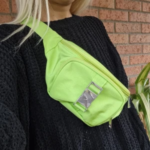 Asos - Fin magväska som bara använts 1 gång till en outfit! 