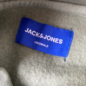 Grön tröja - Säljes pga storlek (strl S)