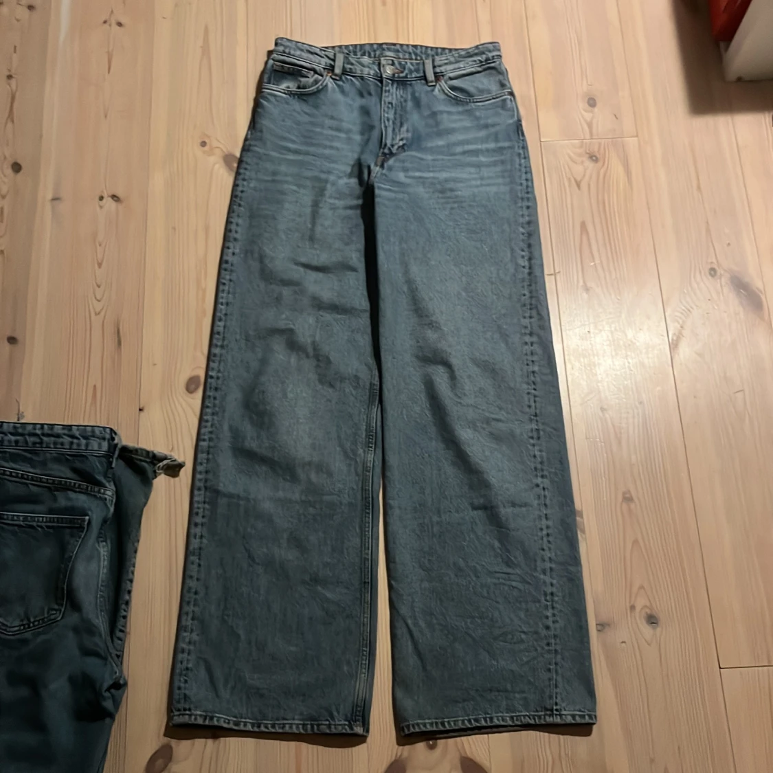 Monki byxor storlek 32 längd och midja - 91