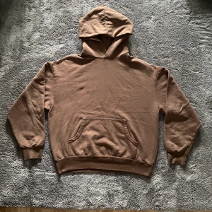 Brun hoodie från jaded london - Alldrig andvänd och är som ny. Meddela vid intresse!