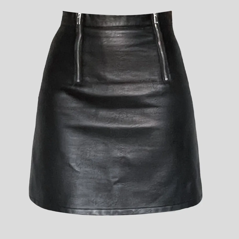 Model 167,size S Zara faux leather skirt. . Kjolar.