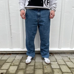 Uniqlo x jw Andersson  - Uniqlo x jw Andersson  Använda fåtal gånger Säljes för att dom är för stora för mig Inga flaws   Kolla in mina andra annonser 