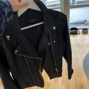 Oversized skinnjacka - Användbar höstjacka