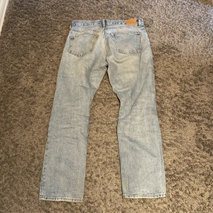 Weekday jeans - Snygga weekday jeans i modellen Space