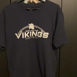 Vintage Champion T-shirt - Säljer min Vintage Champion T-shirt, Strl L