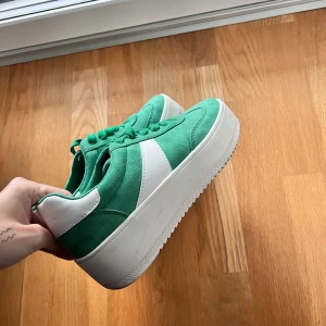 Duffy skor - Använda kanske två/tre gånger så nästan nyskick 👟  Säljer pga utrensning  💚 Hämtas Uppsala/Stockholm elr frakt 📦 