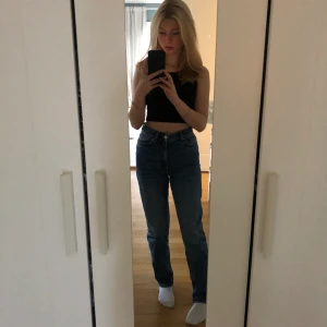 Monki jeans - Monki jeans i storlek 24 säljs pga att de är för små. De är i fint skick. Fler jeans till salu!