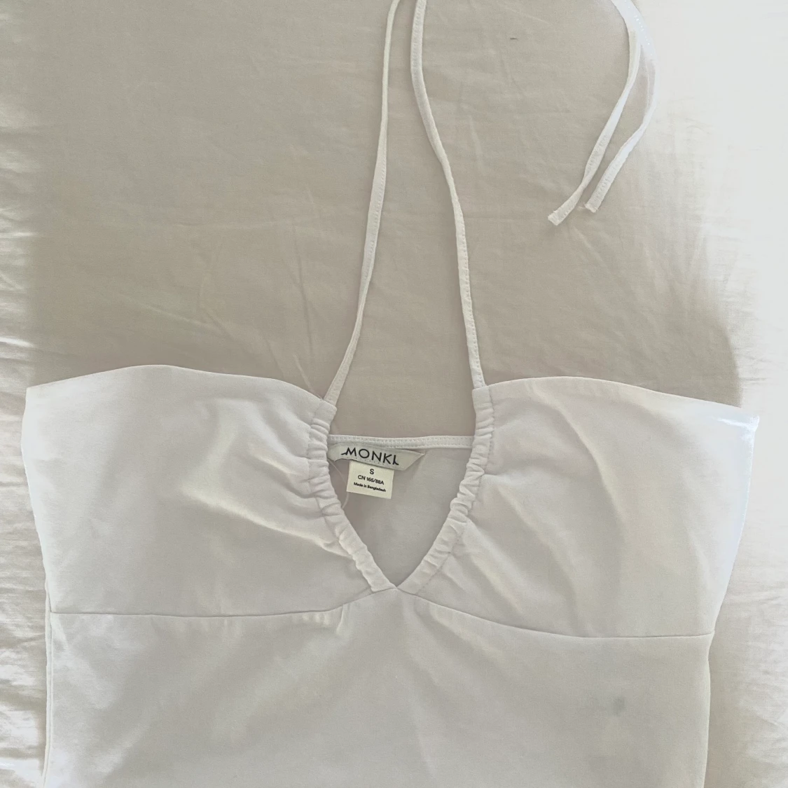 Två halternecktoppar - 91