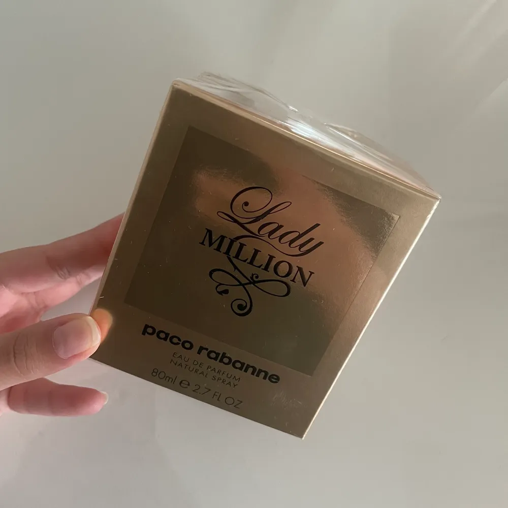 Lady Million Paco Rabanne parfym i 80ml. Helt ny oöppnad förpackning då jag beställde fel. Kan fraktas eller mötas upp i Kristinehamn/Karlstad . Övrigt.
