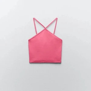 Zara topp  - Säljer den då den inte används och dessutom är lite stor. Den är i storlek M men är insydd vid banden så att den passar en S. Skriv privat för bilder eller funderingar