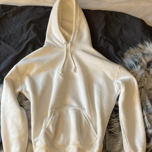 Hoodie - Hoodie från bikbok i storlek XS🫶🏻bra skick
