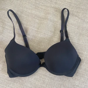 Kläder - Helt oanvänd bh från Åhléns storlek 70B, push up. Råkade köpa fel storlek och kan inte lämna tillbaka🫣 Köptes för 249 kr. 