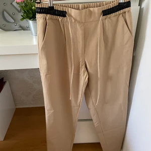 Byxor  - Byxor storlek M