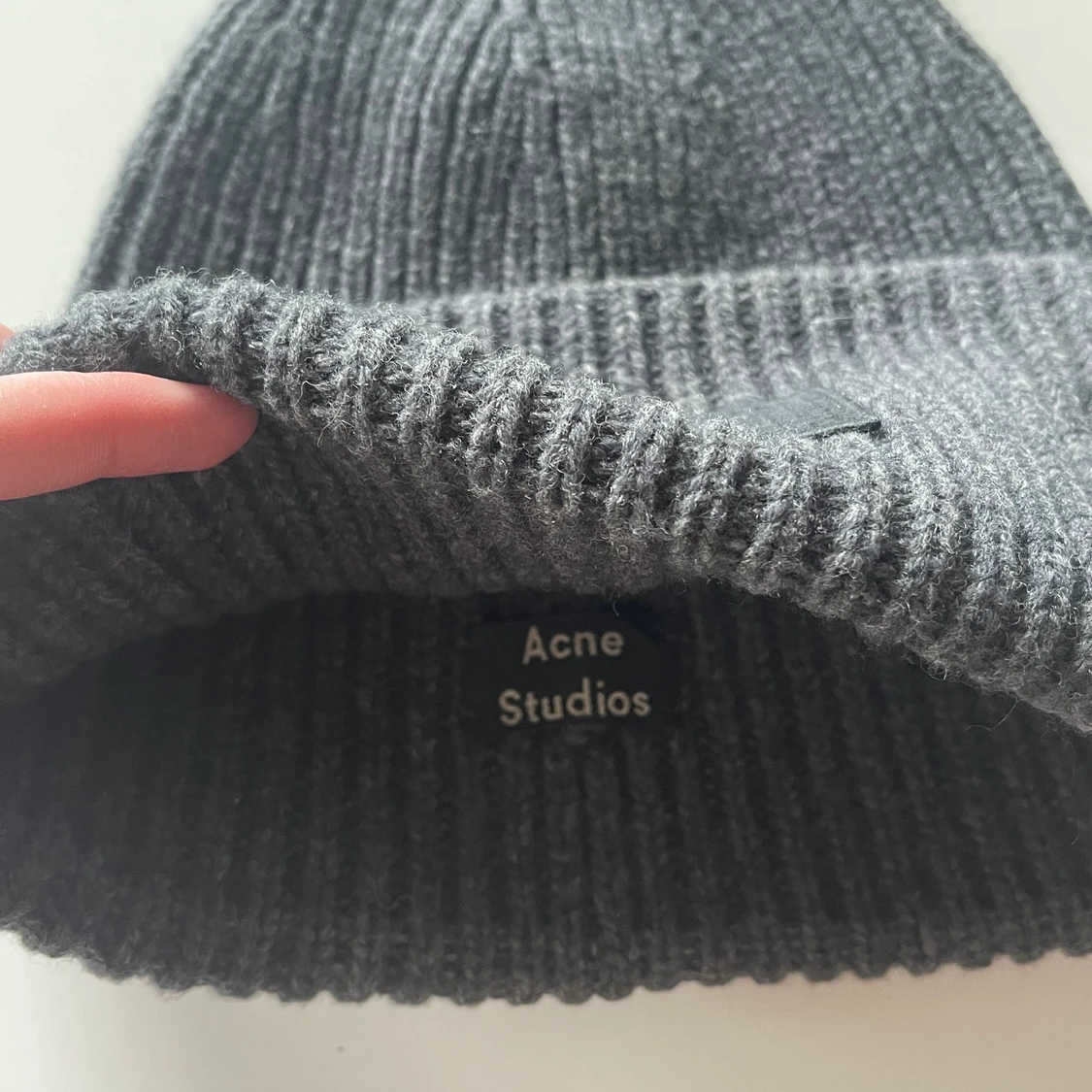 Acne mössa - 90