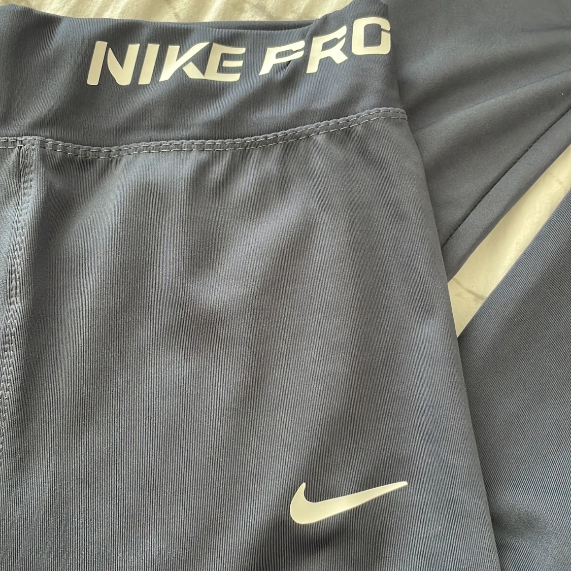 Nike träningsbyxor  - 90