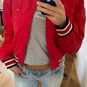 Gant Jacka - Super söt sommarjacka/ vårjacka från GANT! Säljer pga flytt! Strl:S ❤️ högst budande!