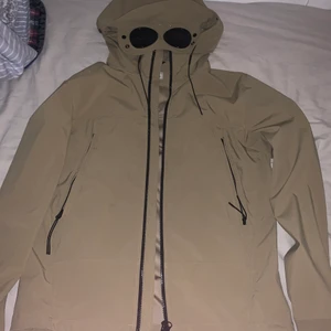 C.P company Shell R jacka - Helt ny oanvänd C.P company Shell R jacka Ny pris runt 4000kr