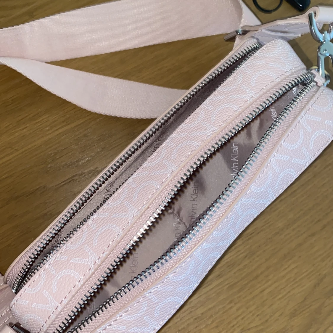 Calvin Klein väska  - 91