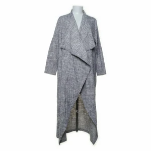 Rodebjer kappa i nyskick - Otroligt fin kappa från Rodebjer som jag tagit hand om med kärlek därför i extremt fint skick. Storlek S Perfekt för vår/sommar/höst. 