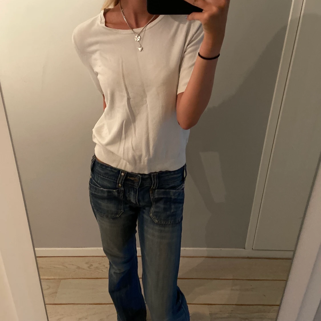 Vanlig vit stickad t-shirt - 90