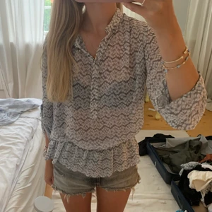 Blus - Så fin blus från michael kors, nästintill oanvänd💕