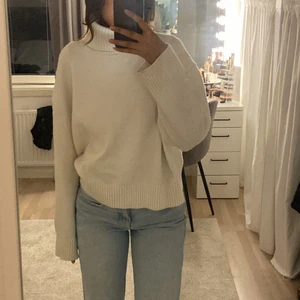 Stickad Tröja Hm - Stickad Tröja från Hm, använd fåtal gånger✨
