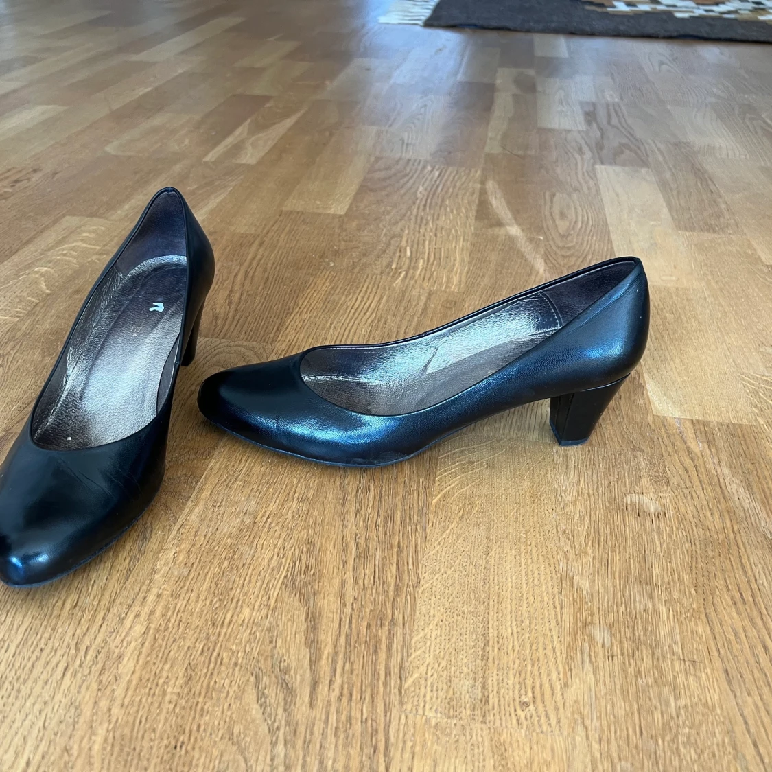 Svarta pumps  - 90