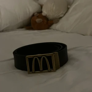 Mc Donalds bälte - Ett Mc Donalds bälte jag köpte och de är i väldigt bra skick och passar typ alla människor 