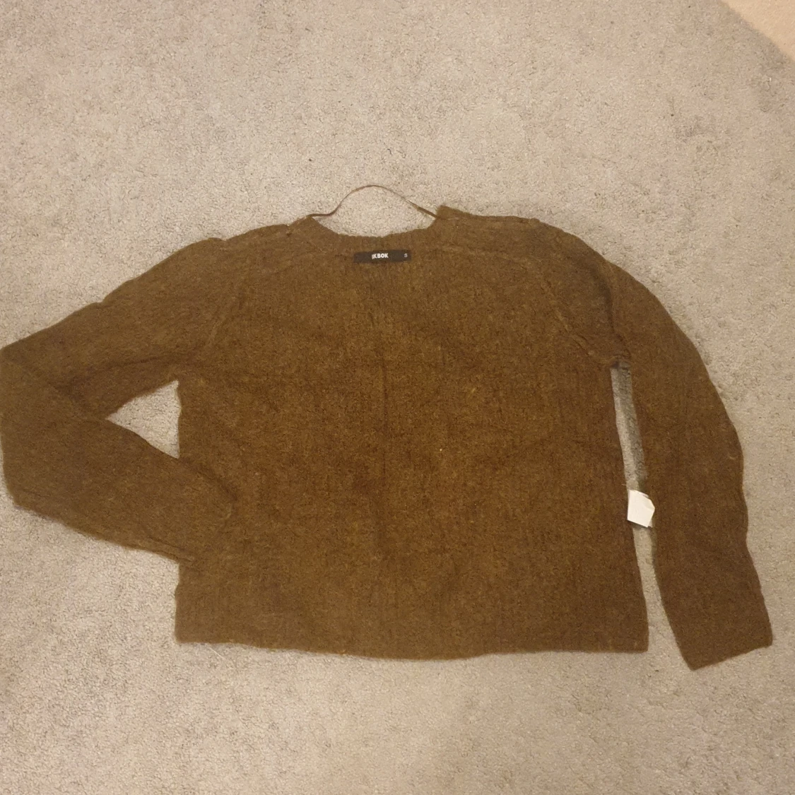 Bikbok brun tjocktröja storlek q