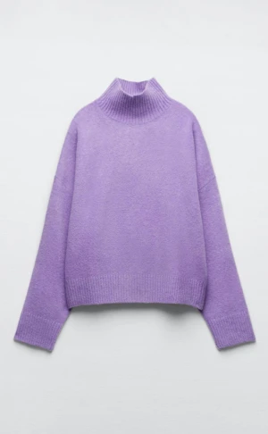 Stickad tröja från Zara  - Jag har använt denna tröjan ett fåtal gånger och jag kommer inte till användning av den längre så hör gärna av dig om du är intresserad av att köpa den, man betalar frakten själv, lägg bud från 199 kr och vidare om du har lust att köpa tröjan  