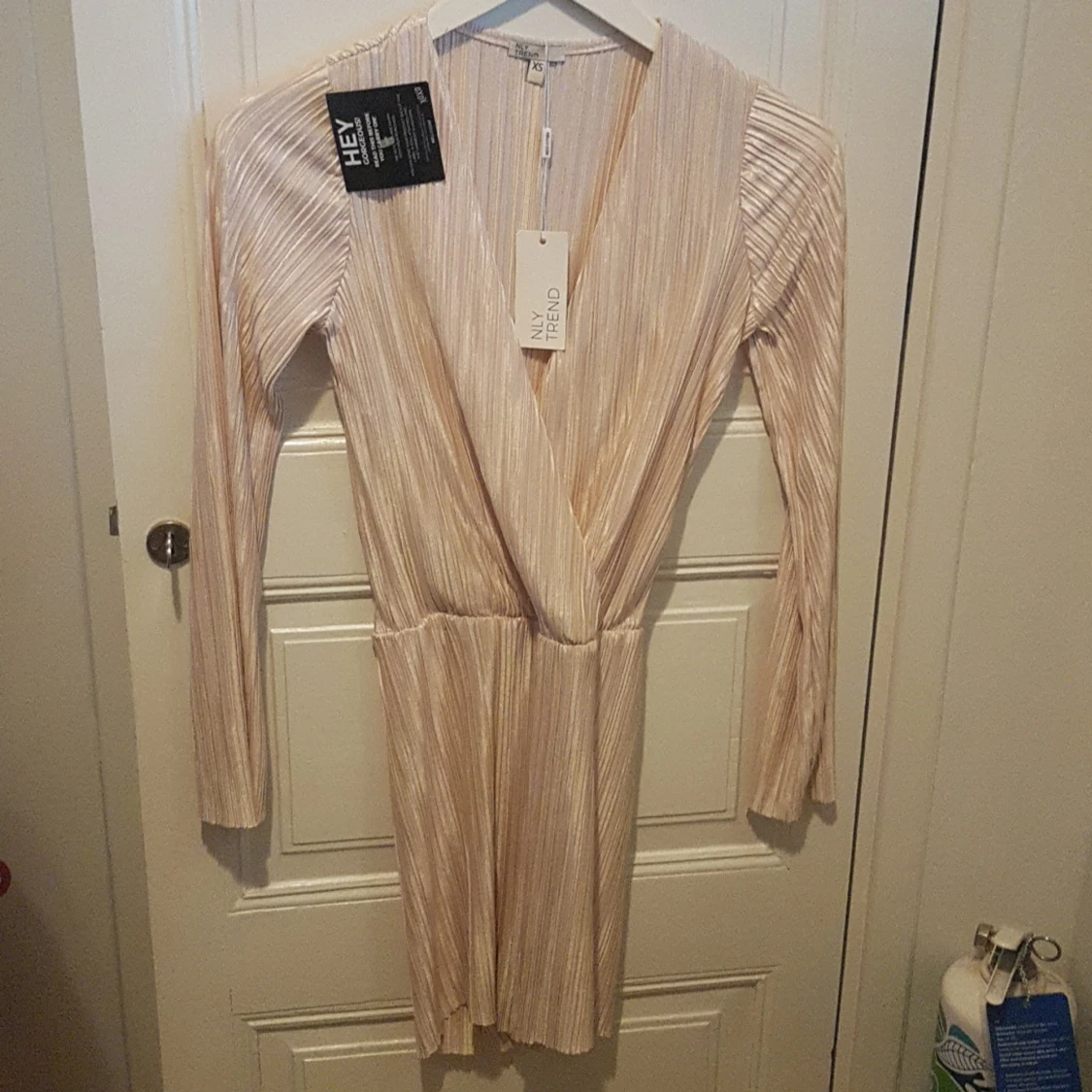 Ny jumpsuit. NLY trend. XS. Plisserad