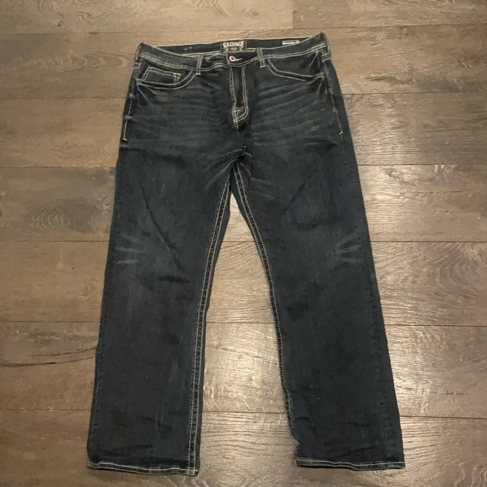 Salvage jeans osäker på storlek men sitter som 36. Jeans & Byxor.