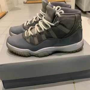 Cool grey 11or - Köpte dem i sommaren o har it använt dem mycket 