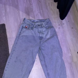 Polar big boys xs - Ett par feta baggy polar big boys i storlek xs. Det är ett hål som jag har sytt igen ( kolla bild 3)