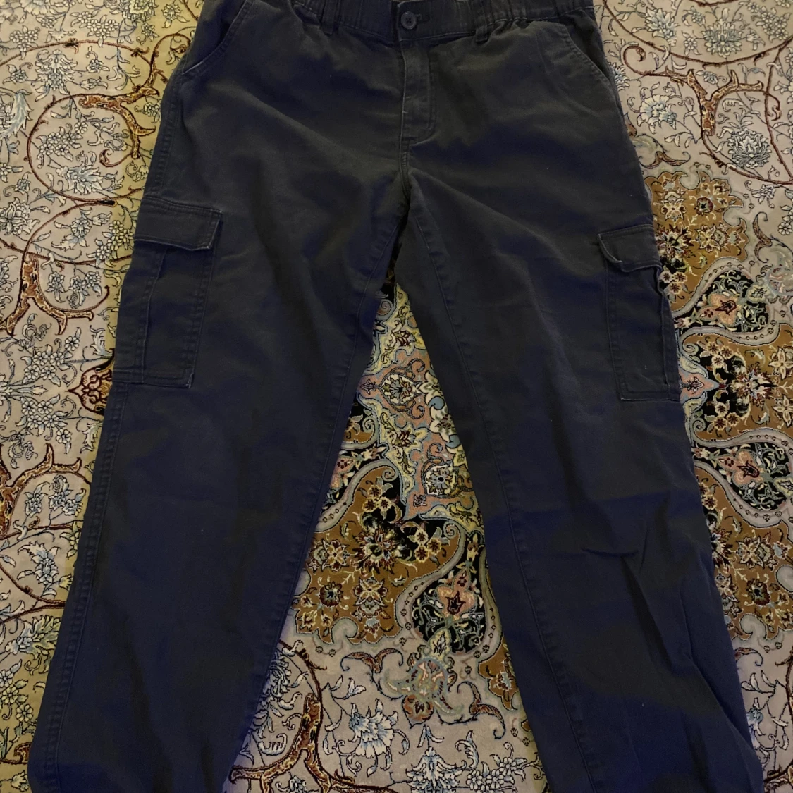 Mörkblå byxor 