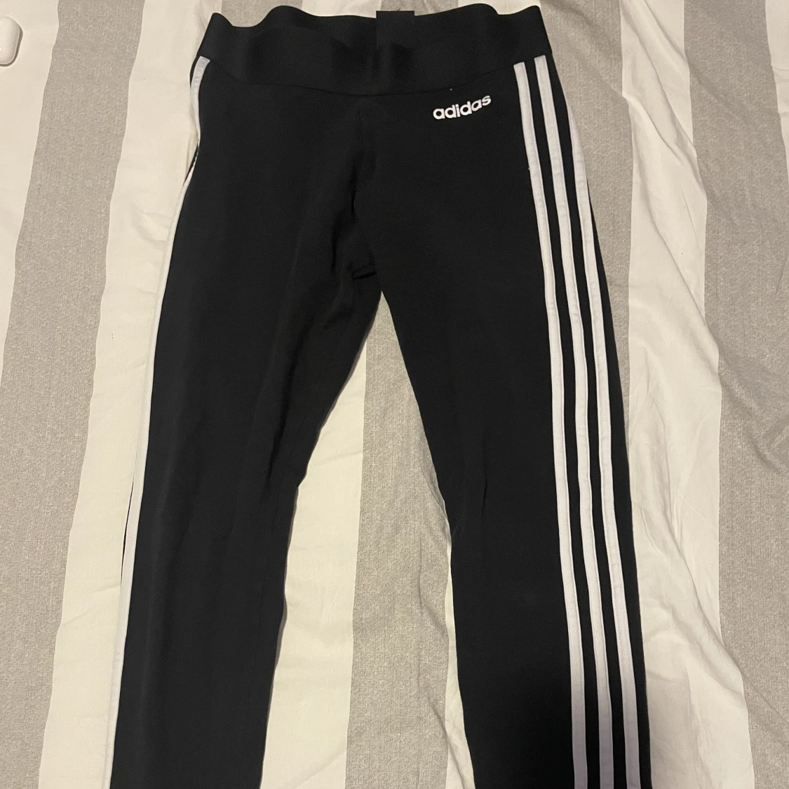 Adidas träningstights - 90