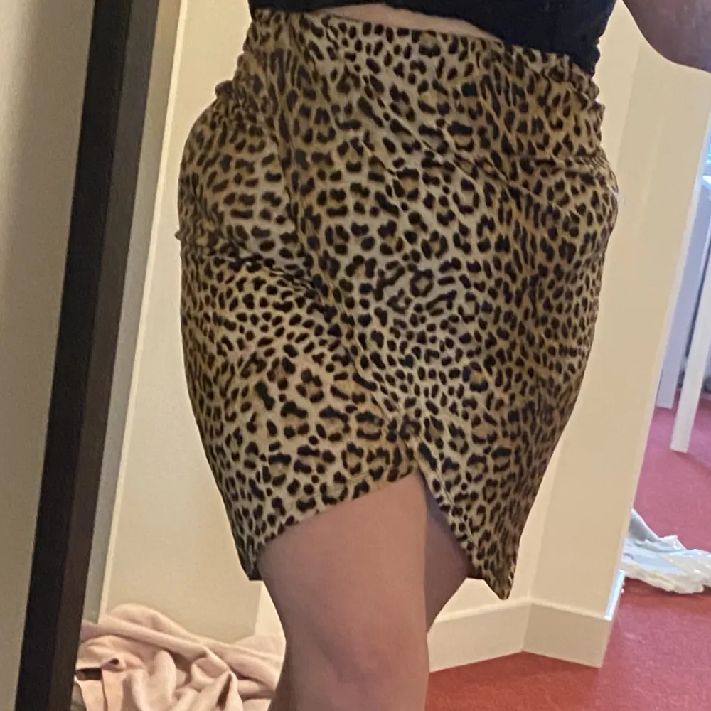 Wrap Skirt, Elastic waist, leopard print. Kjolar.