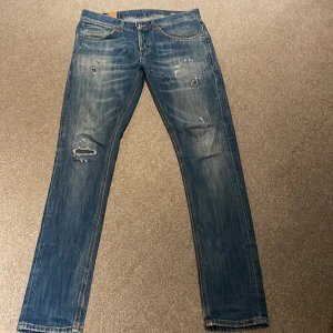 Dondup Jeans  - Dondup Jeans bra skick!  Storlek: 31 Modell: George (skinny fit) Nypris: 3400kr