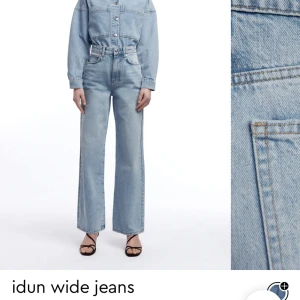 Vida jeans - Säljer dessa vida jeans från Gina tricot. Dem är ljusblå och i storlek 36. De är slitna längst ned då de är för långa för mig och jag har gått på dem, men i övrigt är de i bra skick! Jag säljer dem för 100 kr exkluderande frakt💕💕