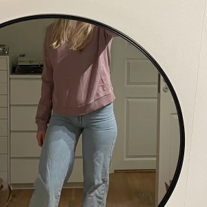 Blåa jeans - Blåa jeans från bikbok. Långa på mig som är 175. Ni betalar för frakten!