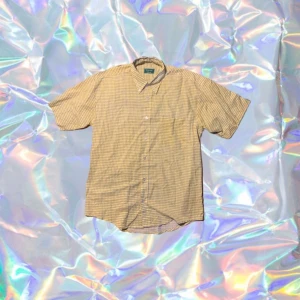 Skjorta - Skjorta i bra skick! Behöver bara strykas 