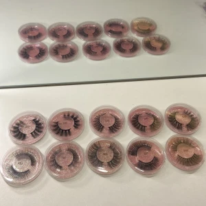 Lösögonfransar  - Säljer massa olika lösögonfransar som är köpta på shein. Alla är såklart oanvända. 💞 2 par 20kr. 3 par 27kr. 4 par 35kr. 5 par 45kr osv. 