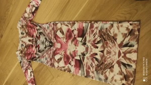 Klänning - En klänning i mönster som är i bra skick.