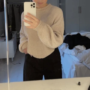 Stickad tröja - Sjukt skön stickad tröja som tyvärr inte kommer till användning längre🫶🏽