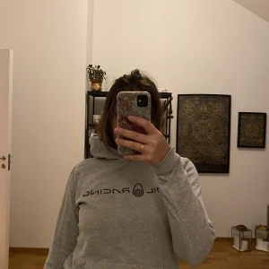 Sail racing hoodie  - Skön hoodie som passar XS & är i mycket bra skick